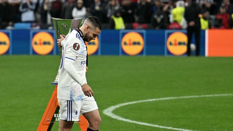 Emiliano Buendía fue figura en la consagración de Aston Villa ante Friburgo en Estambul. (Foto: AFP)