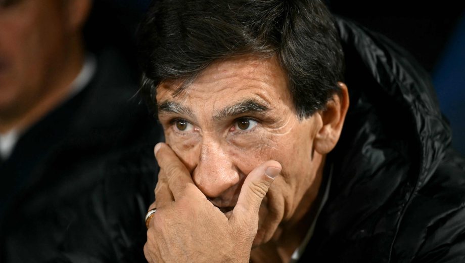 Gustavo Costas prefirió no ser incisivo al hablar de su futuro como entrenador de Racing. (Foto: AFP)