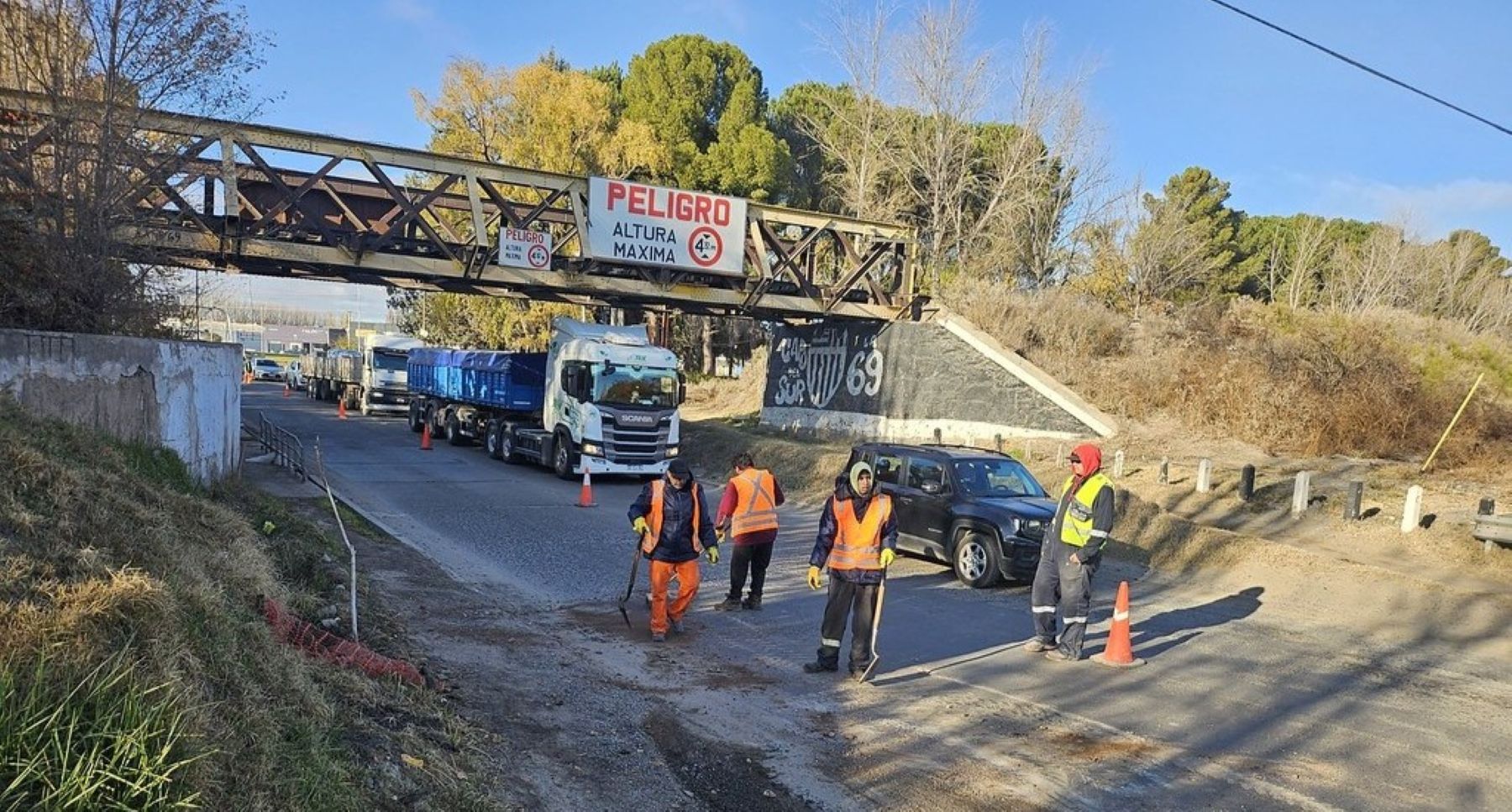 Gran operativo de bacheo en Ruta 22 y 151: Cipolletti repara la zona ...