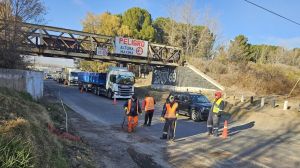 Gran operativo de bacheo en Ruta 22 y 151: Cipolletti repara la zona bajo el puente ferroviario