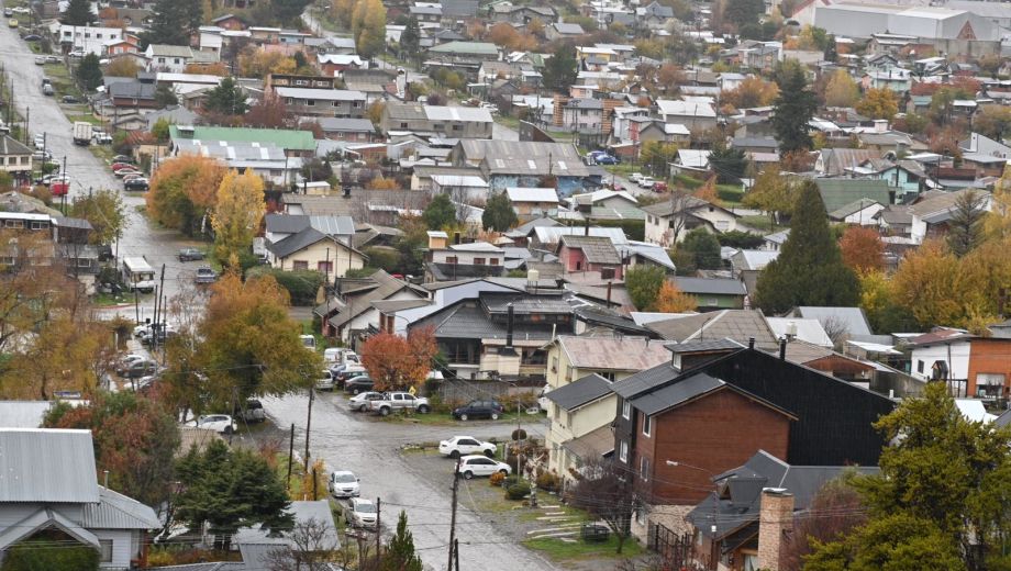 En promedio un 50,3% de los contribuyentes de Bariloche pagan la tasa por servicios retribuidos. Foto: Chino Leiva
