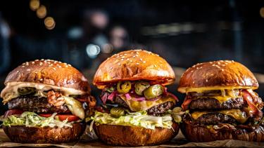 Descuentos de hasta el 40% por la semana de la hamburguesa en Neuquén: cuáles son las promociones en la capital