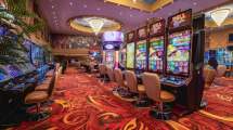 Imagen de Nuevas reglas para el juego: Neuquén firmó el decreto que modifica las concesiones de casinos en la Provincia