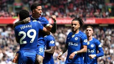 Golazo de Enzo Fernández en el empate entre Liverpool y Chelsea