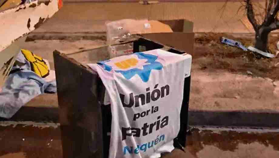 En el histórico local del PJ en Neuquén hicieron limpieza profunda. 