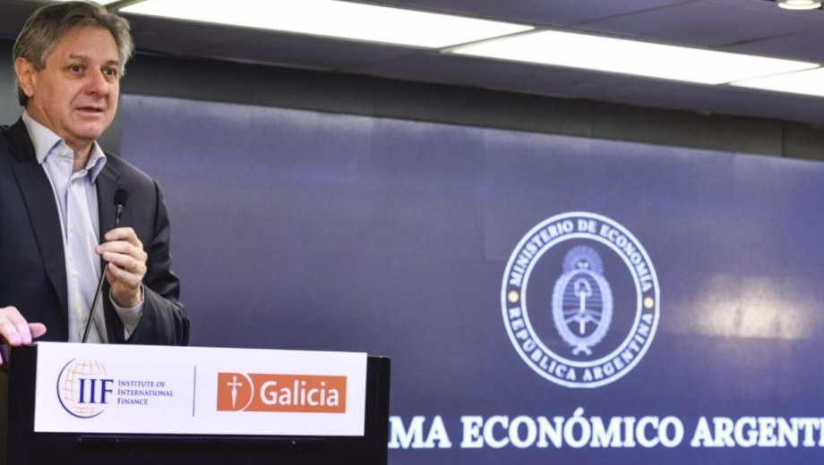 El viceministro de Economía, José Luis Daza, dio detalles de un nuevo desembolso del FMI. Foto: Gentileza Presidencia. 