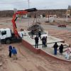 Imagen de El Chocón tendrá un nuevo atractivo: montan una escultura gigante de un dinosaurio frente a la Ruta 237
