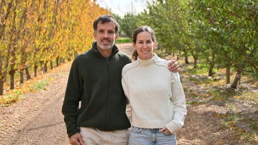 Plantaron un inusual cultivo en la Patagonia, no sabían qué hacer con la cosecha, pero una idea en su luna de miel lo cambió todo