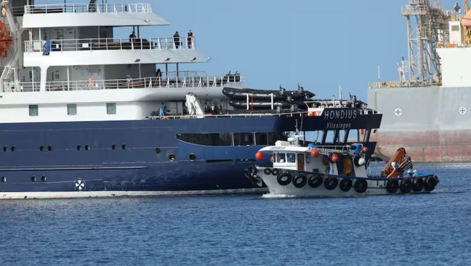Comenzó la evacuación del crucero con brote de Hantavirus. Foto: AP. 