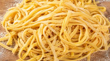 Cómo hacer fideos altos en proteína: la receta casera fácil y saludable que es tendencia