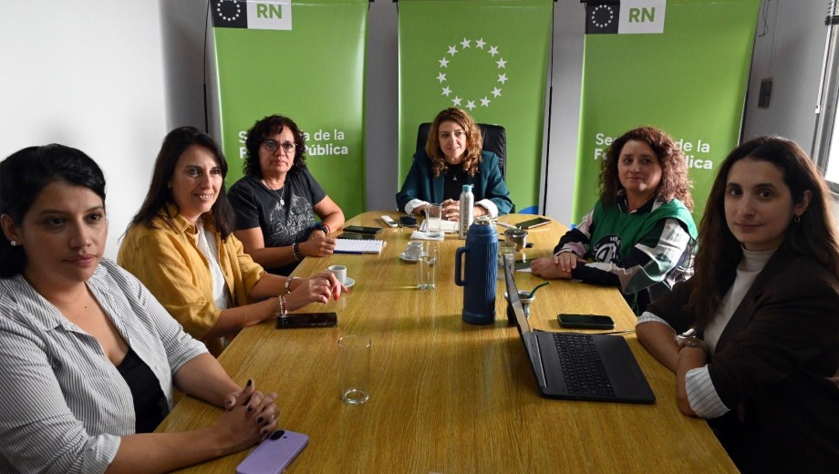 Última reunión de la Función Pública. La próxima será el jueves 14 y el motivo analiza próximos aumentos salariales. Foto: M. Ochoa