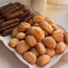Imagen de Galletas y bastoncitos de naranja bañados en chocolate ideales para el mate