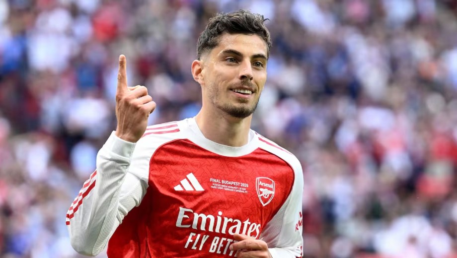 El festejo del delantero alemán, que puso arriba a los Gunners.