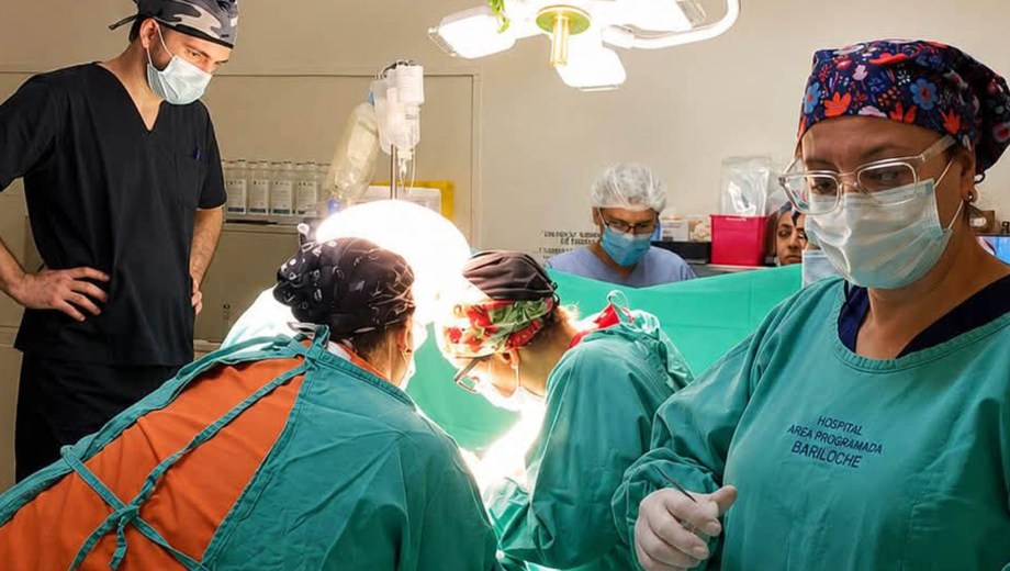 El procedimiento en el hospital de Bariloche. Foto: gentileza