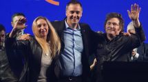 Imagen de Javier Milei viaja a Estados Unidos sin Karina, mientras que el caso Adorni ya repercute en el Congreso