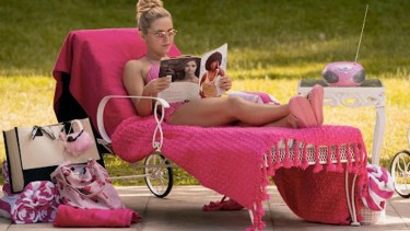 Revelaron las primeras imágenes de “Elle”, la precuela de “Legalmente Rubia”