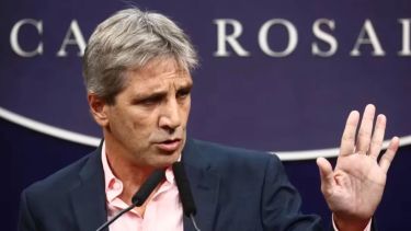 El Gobierno mantuvo el superávit fiscal en abril 2026: aumentó el gasto a pesar de que cayó la recaudación