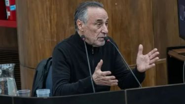 Un testigo clave de la Causa Cuadernos se retractó y negó haber visto «bolsos y valijas»: la confesión del portero de Cristina Kirchner