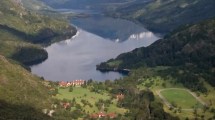 Imagen de Presentaron una denuncia por el acuerdo entre Nación y la empresa de Lewis que impide investigar la compra de Lago Escondido