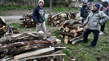 La leña del Plan Calor en Bariloche llegará a 500 familias más: son 4.300 beneficiarios