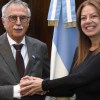 Imagen de El Gobierno simplifica la matrícula para médicos recién egresados: podrá tramitarse junto al título