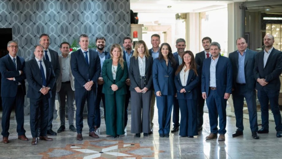 Uno de los ejes del encuentro fue la importancia del ordenamiento macroeconómico y de la seguridad jurídica para atraer capitales hacia las provincias con potencial minero. Foto gentileza.