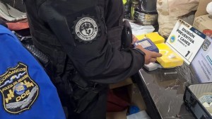 El «cuento del tío» a una mujer de 82 años en Neuquén derivó en secuestros de 2 kilos de cocaína y armas