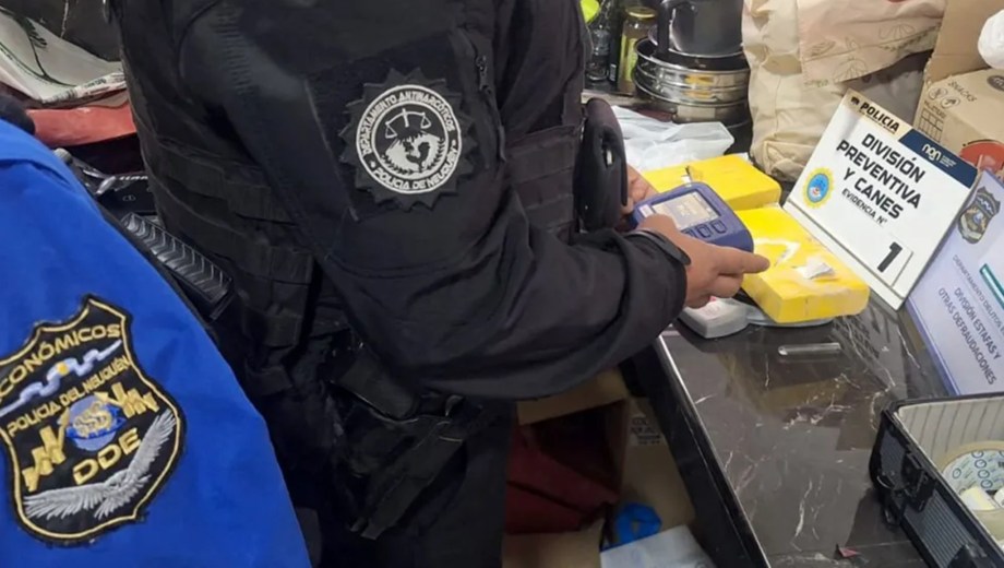 Del “cuento del tío” a un bunker narco: secuestran cocaína, armas y vehículos en Neuquén
