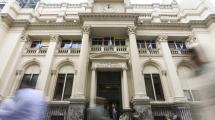 Imagen de ¿Por qué cierran los bancos este miércoles 13 de mayo?: los horarios claves que podrían afectar los servicios