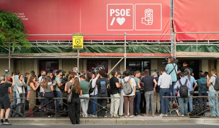 Allanaron la sede del partido de Pedro Sánchez. Foto: AP. 