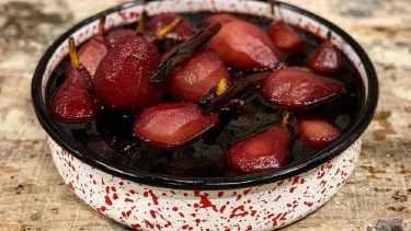 Peras al vino, un postre fácil de hacer y disfrutar