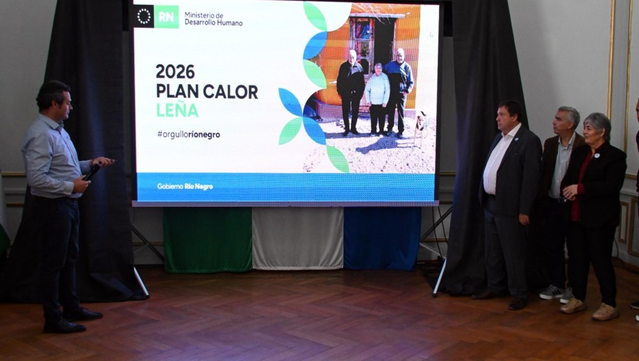 Durante el acto se firmaron los convenios del Plan Calor 2026. Foto: Marcelo Ochoa.