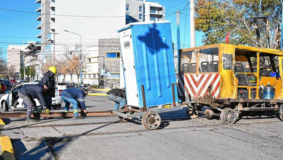El choque cortó brevemente el tránsito en el centro de la ciudad (Foto: Alejandre Carnevale)
