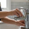 Imagen de Cómo remover el sarro de la canilla: el truco económico que evita productos químicos fuertes 