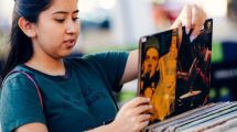 Imagen de Regresa la pasión del vinilo a Cipolletti con una edición imperdible para melómanos y coleccionistas
