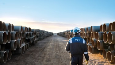 YPF presentó el mayor proyecto bajo el RIGI: invertirá USD 25.000 millones para potenciar las exportaciones de Vaca Muerta