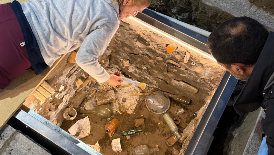 La "ventana arqueológica" está ubicada en la primera cuadra de la calle Mitre. Foto: gentileza