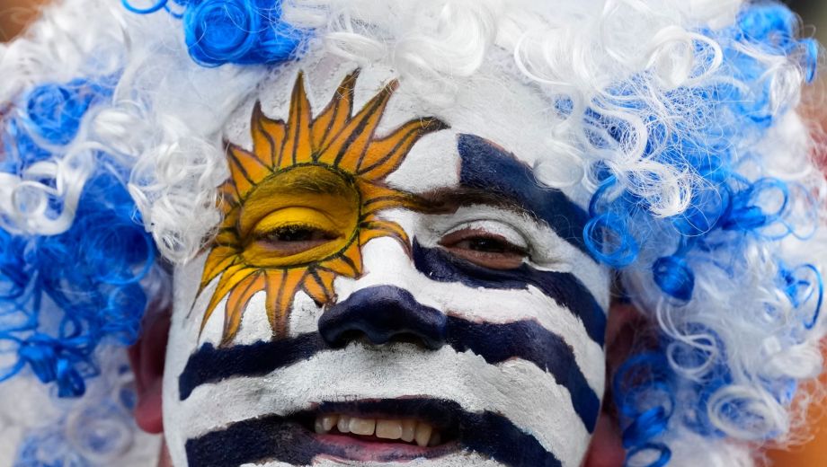 Uruguay transpiró hasta el final para rescartar un empate con Arabia Saudita y seguramente ese maquillaje pasó a mejor vida en el Hard Rock de Miami.