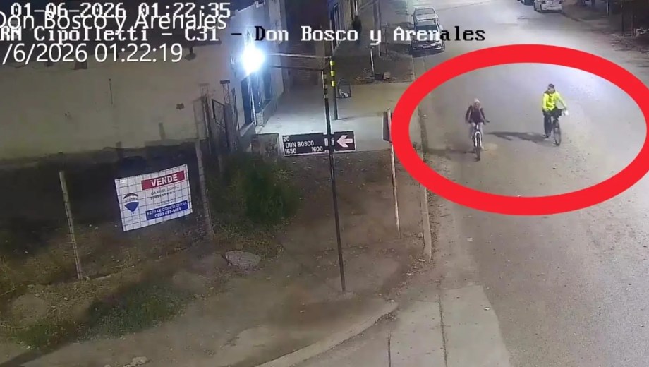 La bicicleta recuperada por la Policía formaba parte de los elementos sustraídos del comercio durante el hecho investigado.
