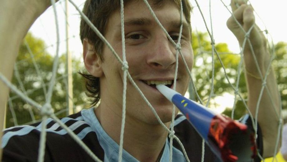 El primer festejo de Messi con Argentina fue cuando cumplió 18 años y todavía jugaba en la Selección juvenil.
