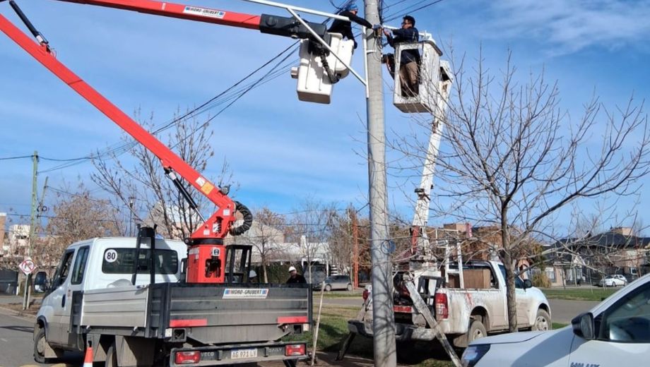 La primera cámara se colocó en el barrio Jorge newbery. Foto: Municipalidad de Cipolletti.