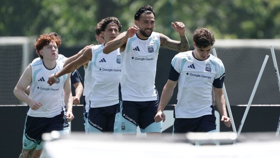Julián Álvarez y Nico González tienen muchas posibilidades de ser titulares en la segunda fecha del Mundial. (Clarín Fotografía)
