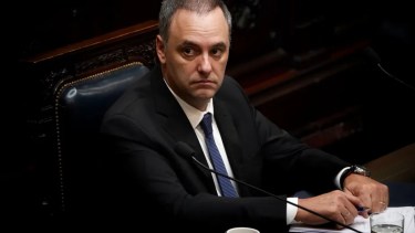 La nueva declaración jurada de Manuel Adorni contradice su defensa ante el Congreso: “Ahorramos en negro”