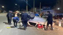 Imagen de Choque y vuelco sobre la Ruta 22 en Cipolletti este domingo 21: dos personas fueron hospitalizadas
