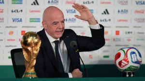 "Estar chill y relajarse": Infantino minimizó la polémica por el árbitro somalí vetado por EE.UU