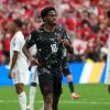 Imagen de ¡6-0! Canadá goleó a Qatar, que sufrió dos expulsiones, y se prendió a la cima del grupo B del Mundial 2026