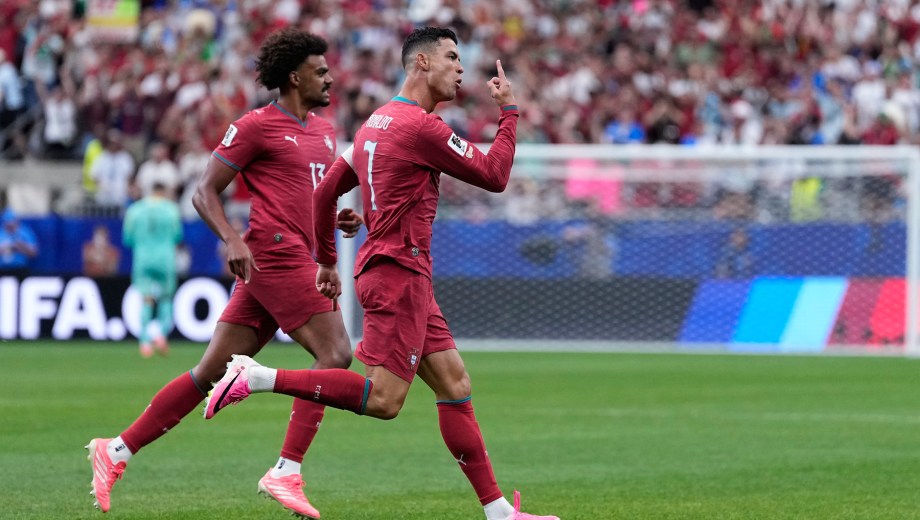 (AP). El desahogo de Cristiano tras marcar el 1-0. 