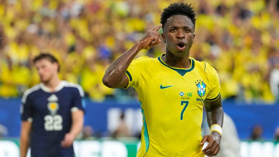 Vinicius Junior fue la gran figura de la Verdeamarela tras convertir un doblete en el primer tiempo. (Foto: AP)