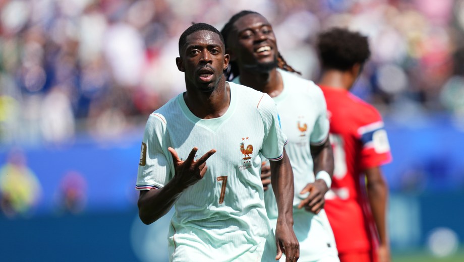 Tres: Ousmane Dembélé marcó un hat-trick en el primer tiempo ante Noruega y le está dando la victoria a Francia. (Foto: AP)