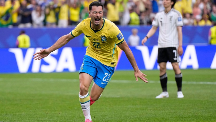 (AP). El héroe de la tarde en Houston. Martinelli anotó el 2-1 y desató la locura brasileña ante Japón. 